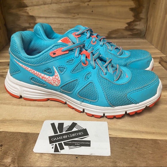 Nike Shoes - Nike Revolution